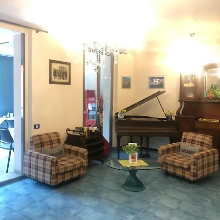 Ristorante Pomodoro فندق 3*