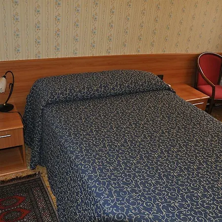 Ristorante Pomodoro 奥梅尼亚