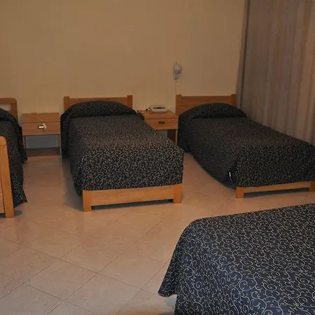 Ristorante Pomodoro 3* 奥梅尼亚