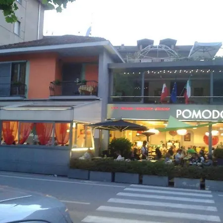 Ristorante Pomodoro 奥梅尼亚