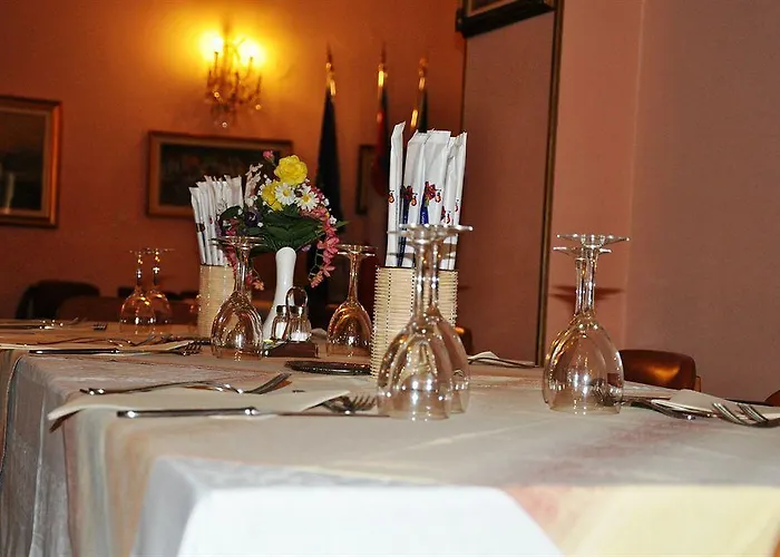 ホテル Ristorante Pomodoro 3*