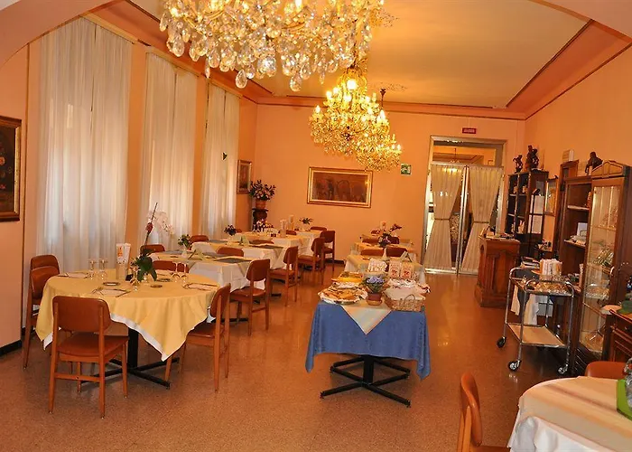 Ristorante Pomodoro ホテル オメーニャ