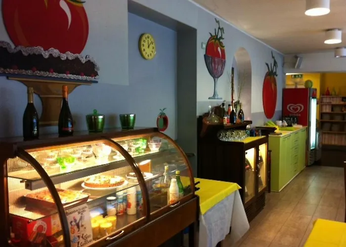 Ristorante Pomodoro ホテル 3*